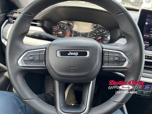 Used 2024 Jeep Compass Latitude AWD/4WD image 21