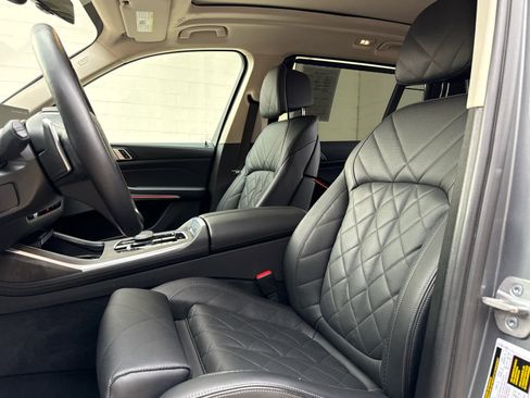 Certified 2023 BMW X7 xDrive40i w/ Premium Package image 12