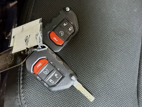 Used 2023 Jeep Wrangler Unlimited w/ Cold Weather Group image 34