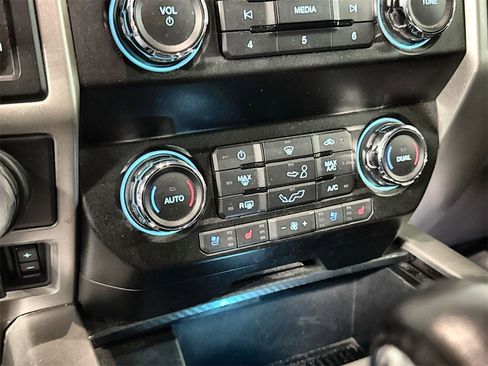 Used 2019 Ford F150 Lariat image 21