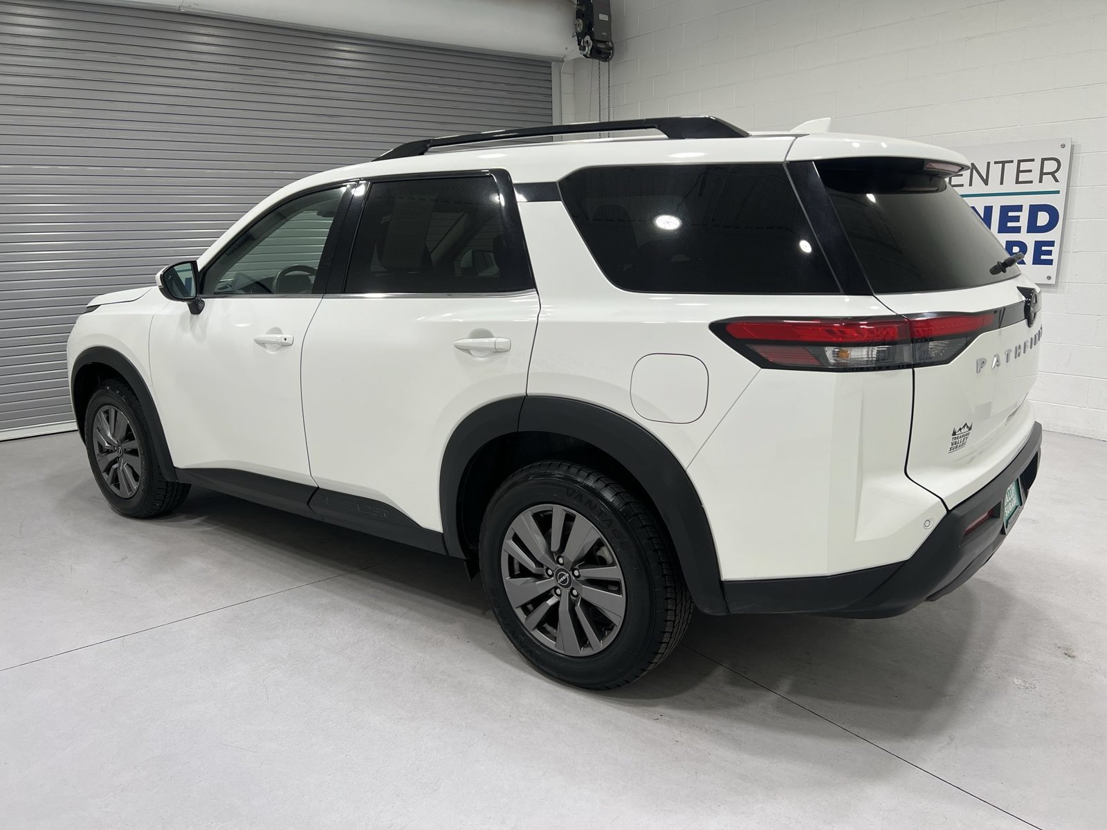 Used 2025 Nissan Pathfinder SV AWD/4WD image 6