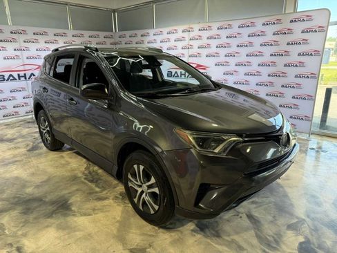 Used 2017 Toyota RAV4 LE FWD image 5