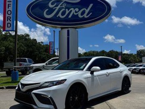 Used 2023 Toyota Camry XSE FWD image 1