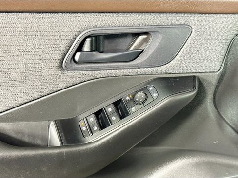 Certified 2023 Nissan Rogue S image 15