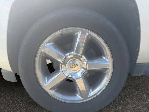 Used 2013 Chevrolet Avalanche LTZ RWD image 10
