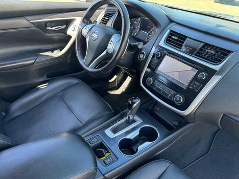 Used 2018 Nissan Altima 2.5 SR w/ SR Midnight Edition image 14