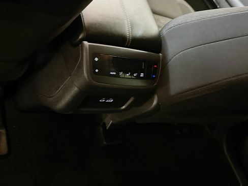 Used 2025 Nissan Pathfinder SV image 27