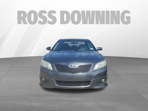 Used 2010 Toyota Camry SE image 2