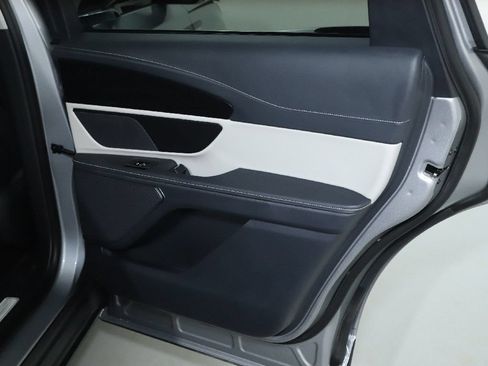 Used 2025 Lincoln Nautilus Premier AWD/4WD image 30