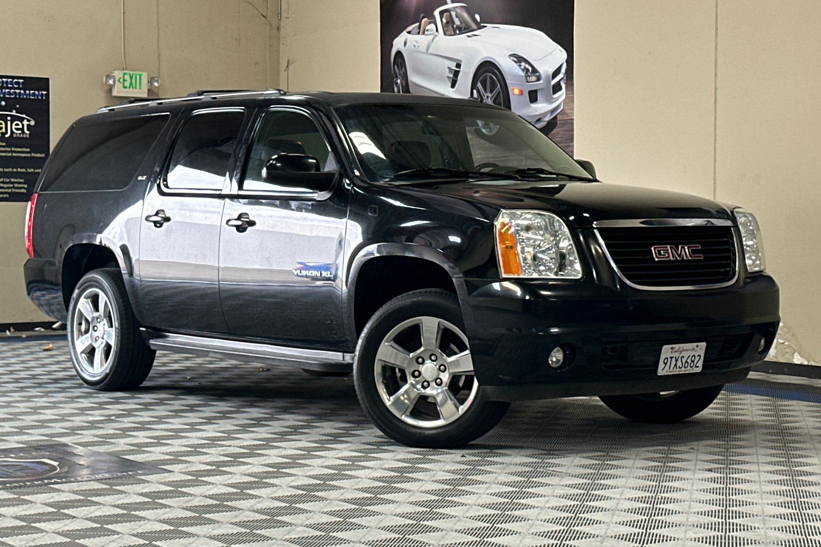 Used 2013 GMC Yukon XL SLT RWD image 2