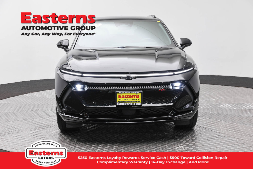 Used 2024 Chevrolet Equinox EV RS FWD image 3