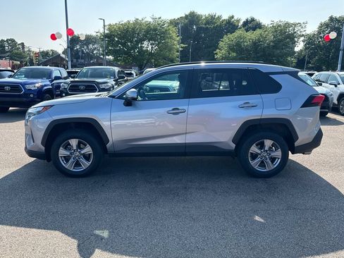 Used 2025 Toyota RAV4 XLE AWD/4WD image 4