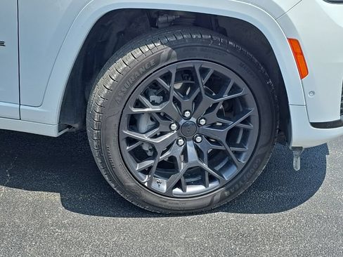 Used 2025 Jeep Grand Cherokee L Summit w/ Obsidian Package AWD/4WD image 61