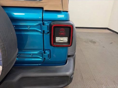 Used 2019 Jeep Wrangler Sport image 10