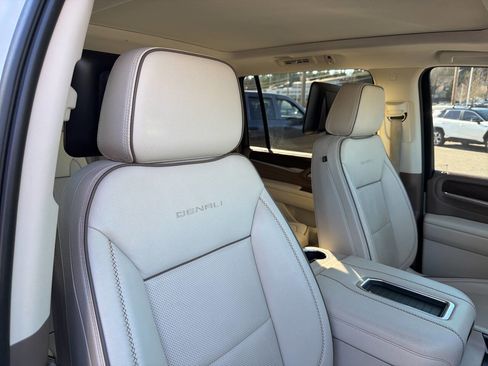 Used 2021 GMC Yukon XL Denali w/ Denali Ultimate Package image 17