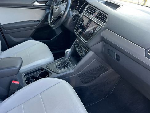 Used 2019 Volkswagen Tiguan SE image 17