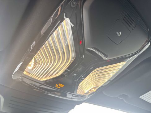 Used 2024 BMW X5 xDrive50e image 27