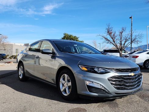 Used 2024 Chevrolet Malibu LT image 3
