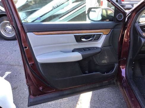 Used 2017 Honda CR-V Touring image 9