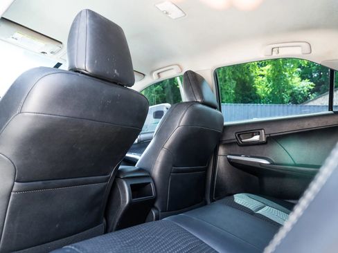 Used 2014 Toyota Camry SE FWD image 25