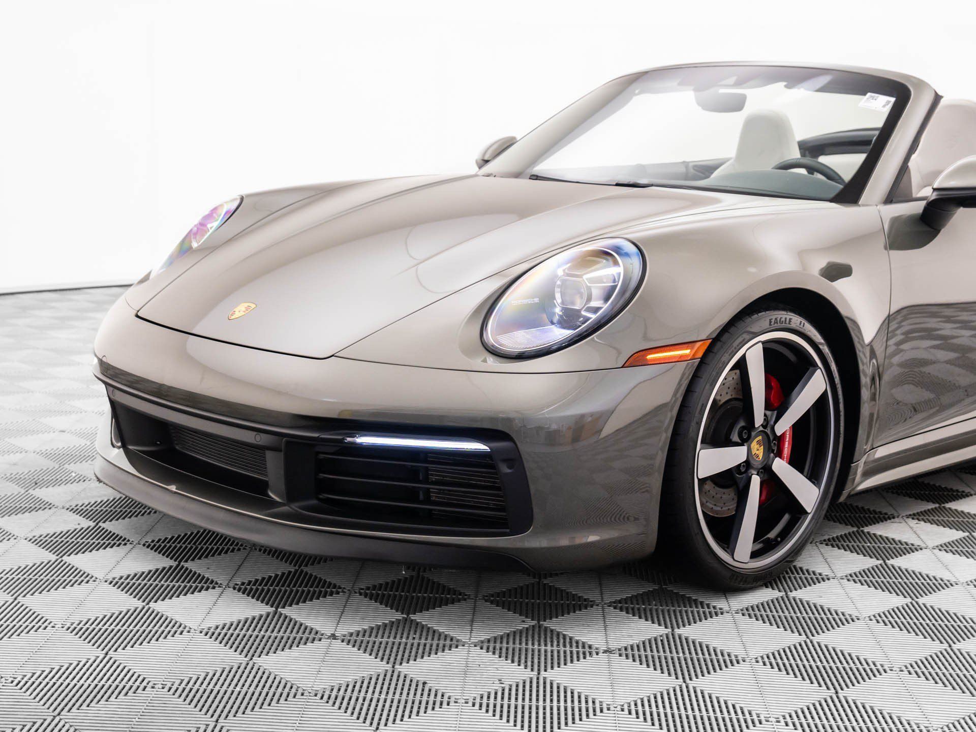 Certified 2020 Porsche 911 Carrera 4S AWD/4WD image 33