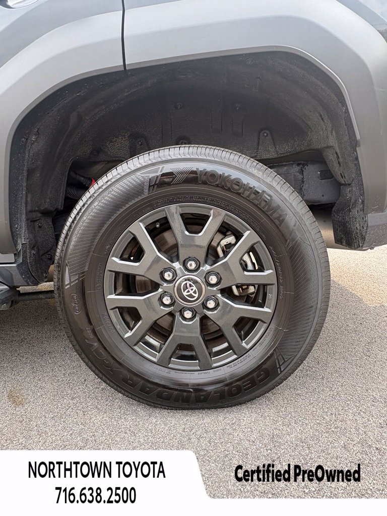 Used 2025 Toyota 4Runner SR5 AWD/4WD image 11