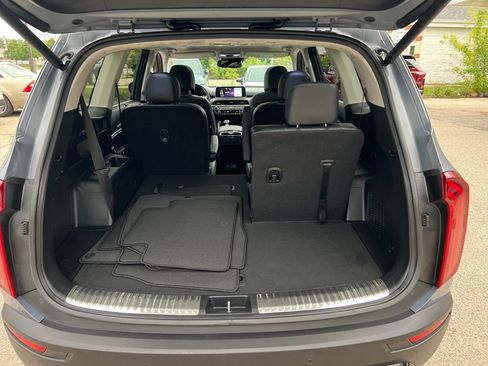 Certified 2022 Kia Telluride SX w/ SX Prestige Package AWD/4WD image 12
