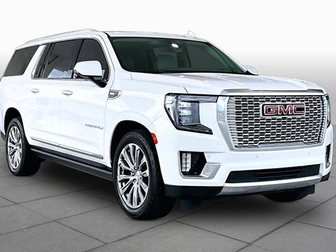 Used 2022 GMC Yukon XL Denali RWD image 2