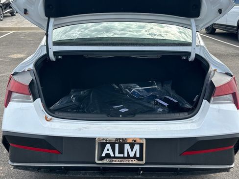 New 2025 Hyundai Elantra Sport image 18