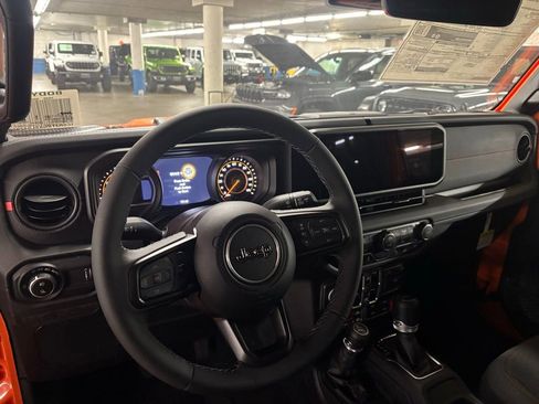 New 2025 Jeep Gladiator Rubicon w/ Safety Group image 10