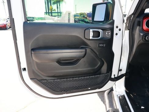 Used 2021 Jeep Gladiator Rubicon AWD/4WD image 19