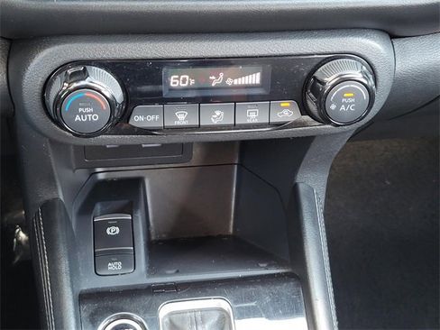 Used 2021 Nissan Kicks SR image 25