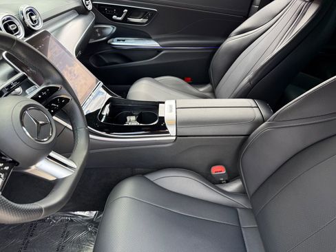 Used 2024 Mercedes-Benz CLE 300 4MATIC Coupe image 17