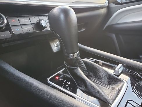 Certified 2023 Jeep Compass Limited image 23