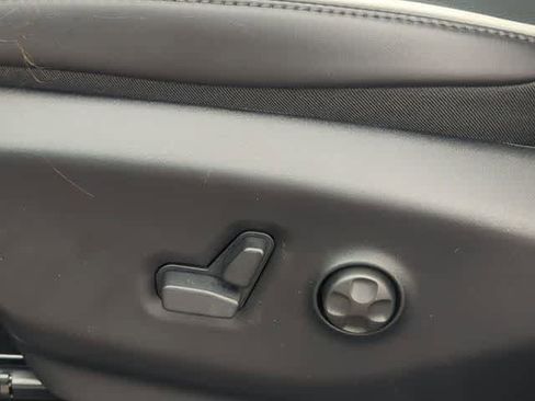 New 2026 Chrysler Pacifica Limited image 17