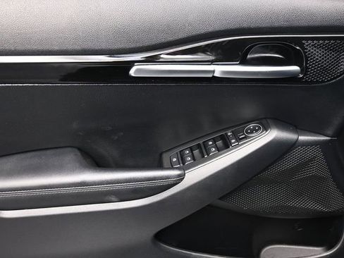 Used 2025 Kia Seltos EX image 12