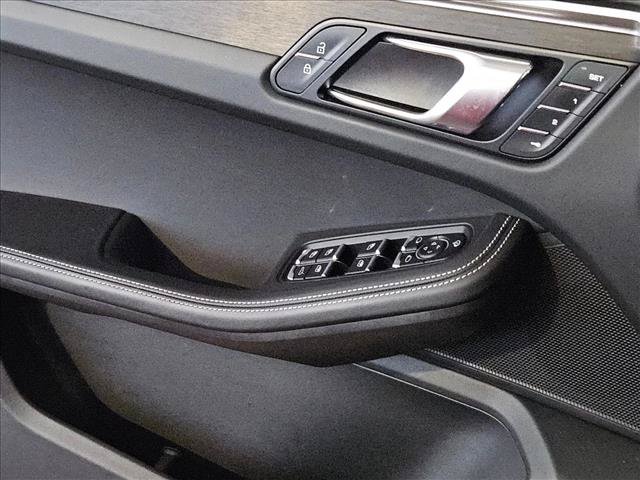 Used 2024 Porsche Macan GTS AWD/4WD image 5