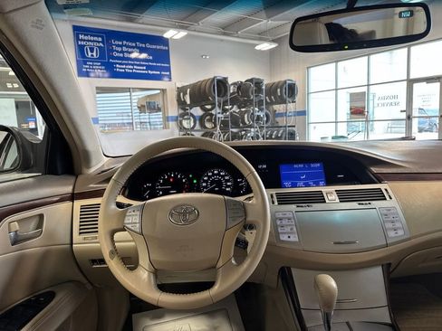 Used 2009 Toyota Avalon XLS FWD image 10