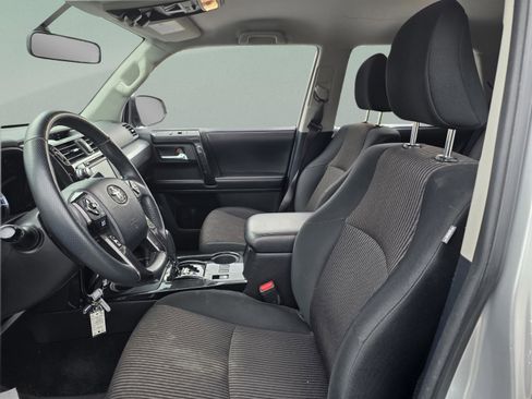 Used 2016 Toyota 4Runner Limited image 12