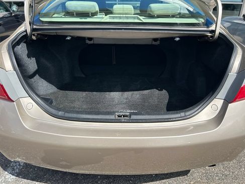 Used 2009 Toyota Camry LE FWD image 14