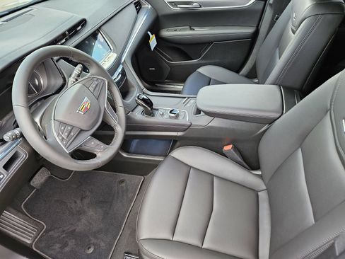 New 2026 Cadillac XT5 Luxury image 15