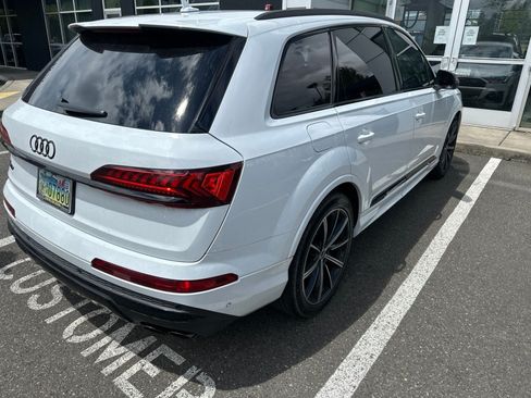 Used 2022 Audi SQ7 Prestige AWD/4WD image 3