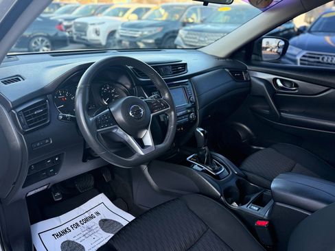 Used 2018 Nissan Rogue SV image 16