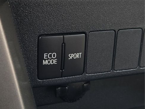 Used 2013 Toyota RAV4 LE image 18