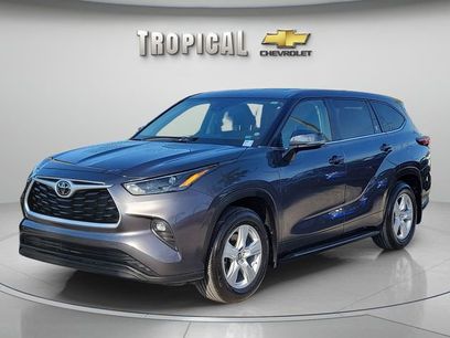 Used 2023 Toyota Highlander LE