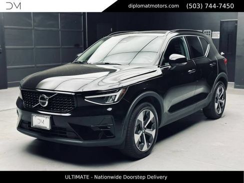 Used 2023 Volvo XC40 B5 Ultimate AWD/4WD image 1