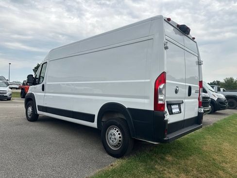 Used 2025 RAM ProMaster 2500 w/ Convenience Group FWD image 4