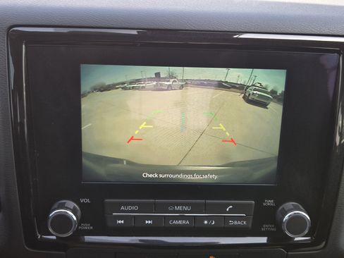 Used 2022 Nissan Frontier SV w/ Technology Package image 15