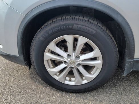 Used 2015 Nissan Rogue SV FWD image 12
