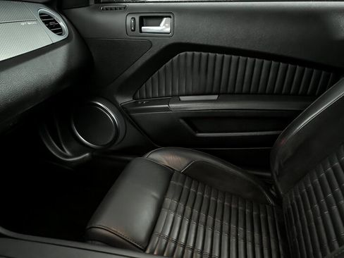 Used 2011 Ford Mustang Shelby GT500 w/ SVT Performance Pkg image 33